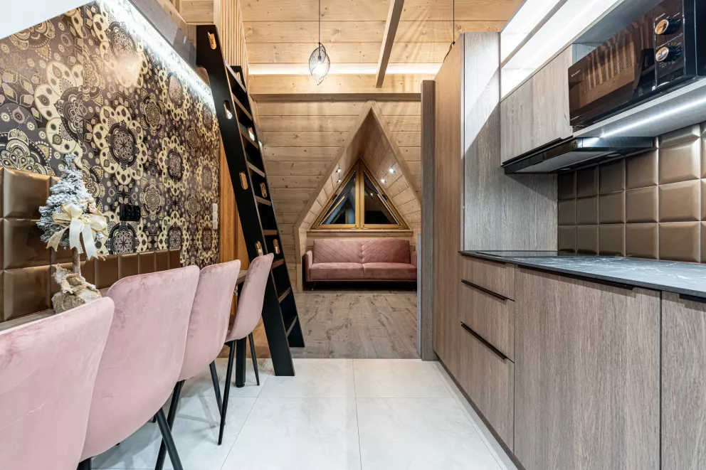 Apartament z antresolą, sypialnią oraz balkonem nr 12