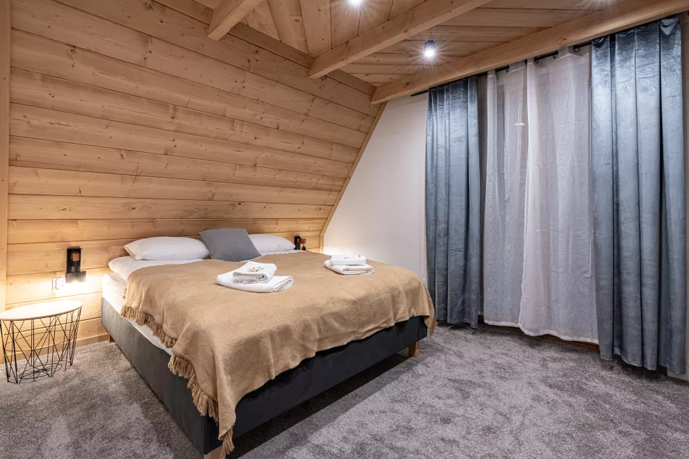 Apartament z antresolą, sypialnią oraz balkonem nr 12