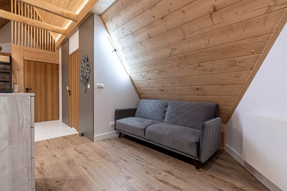 Apartament z antresolą, sypialnią oraz balkonem nr 11