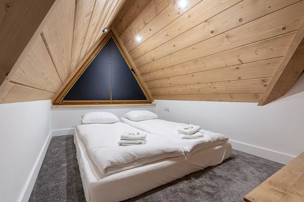 Apartament z antresolą, sypialnią oraz balkonem nr 11