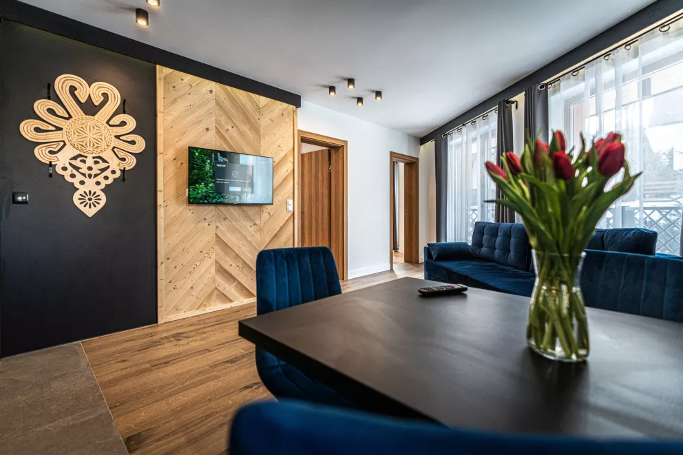 Apartament z dwoma sypialniami, salonem  oraz balkonem