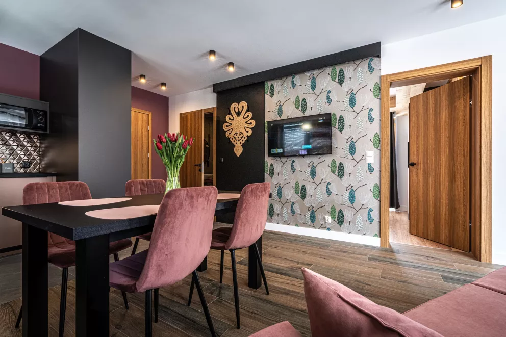 Apartament z dwoma sypialniami,salonem  oraz balkonem